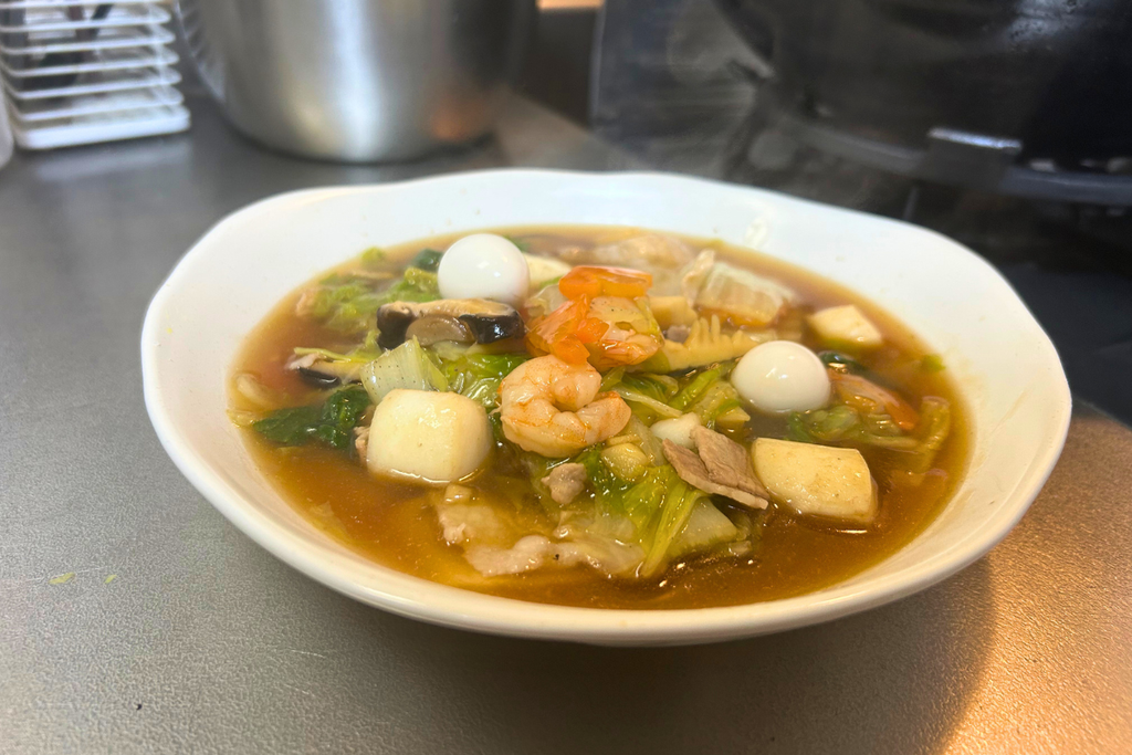 醤油・老酒・砂糖・オイスターソースを4:3:3:2で合わせた、八宝菜の完成写真。